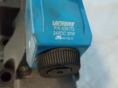 USED VICKERS DG5S833CTMFPA4WLH530EN483