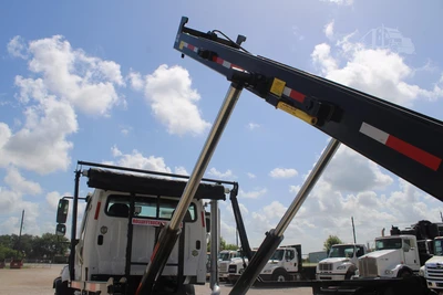 Used 2018 FREIGHTLINER 114SD Rolloff Trucks Texas US | Roll Off Truck World #1491745