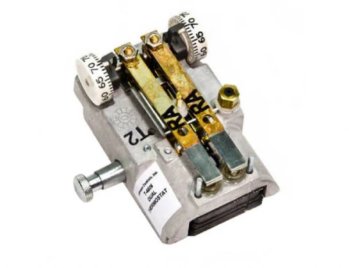 Johnson Controls T-4506-209 Reverse Acting Dual Temperature Pneumatic Thermostat [New]