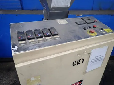 Novatec 18" X 18" X 21" Extruder