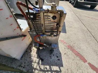 Used BOSS Used B.O.S.S. Space Saver with Portable Filter Machine Fryer Oil Caddy Oil Filter Illinois US | Falcon Restaurant Supply #1376706