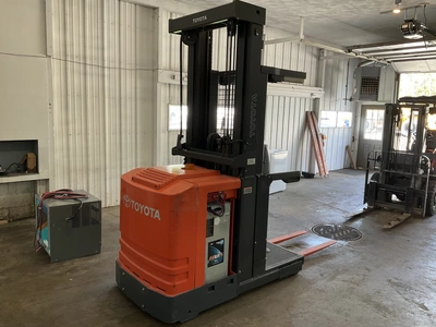 USED 2015 TOYOTA 7BPUE15