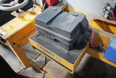4,000 LBS CALDWELL BATTERY POWERED PORTABLE & ADJUSTABLE SHEET LIFTER: YOBRO #24914