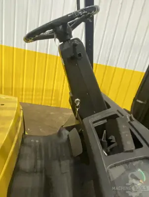 USED 2002 YALE GLC120M