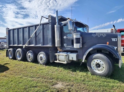 Used 2006 FREIGHTLINER FLD120SD Dump trucks Minnesota US | Proxy Equipment #1486175
