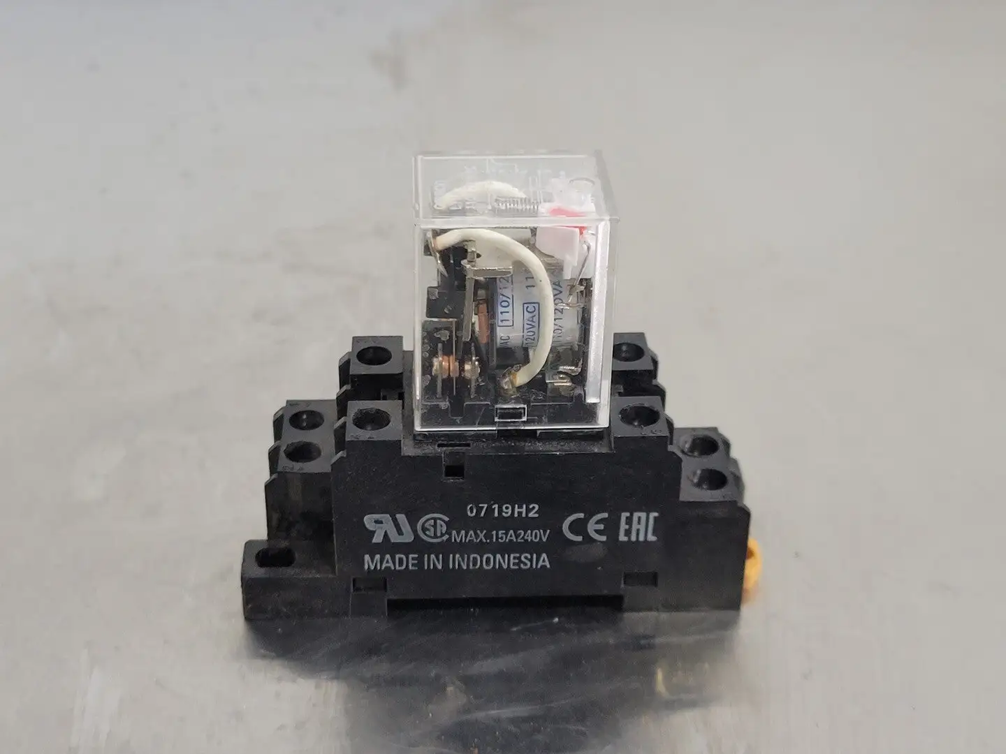 USED OMRON LY2N