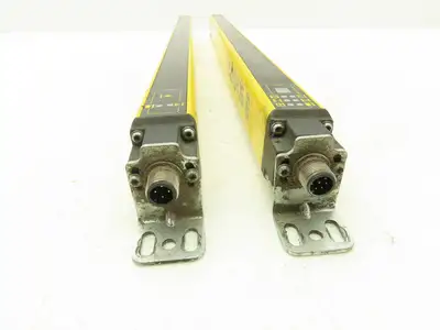 Schmersal SLC440-ER-0490-14-01 Safety Light Curtain Transmitter & Receiver Set