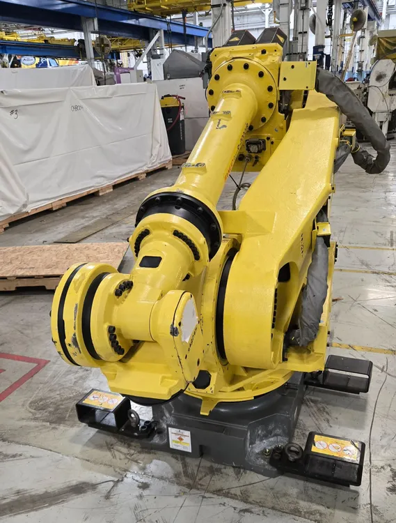Used 2011 FANUC R-2000IB/175L Robots Michigan US | iGAM Industrial Marketplace #45672