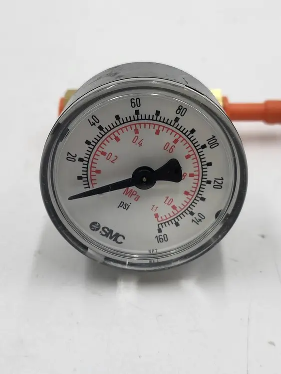 Used SMC SMC PRESSURE GAUGE 160 PSI - MOUNTED ON BRASS T LINE SPLIT Universal Pressure Meters | ND Industrial Surplus #1216663