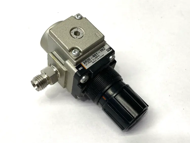 Used SMC PNEUMATIC REGULATOR 1/8" PORTS Air Pressure Regulators | Maverick Industrial Sales #1099585