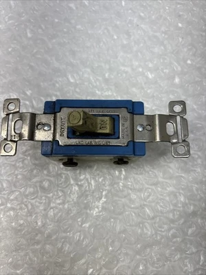 USED Hubbell&Leviton 120-277 Vac 20A