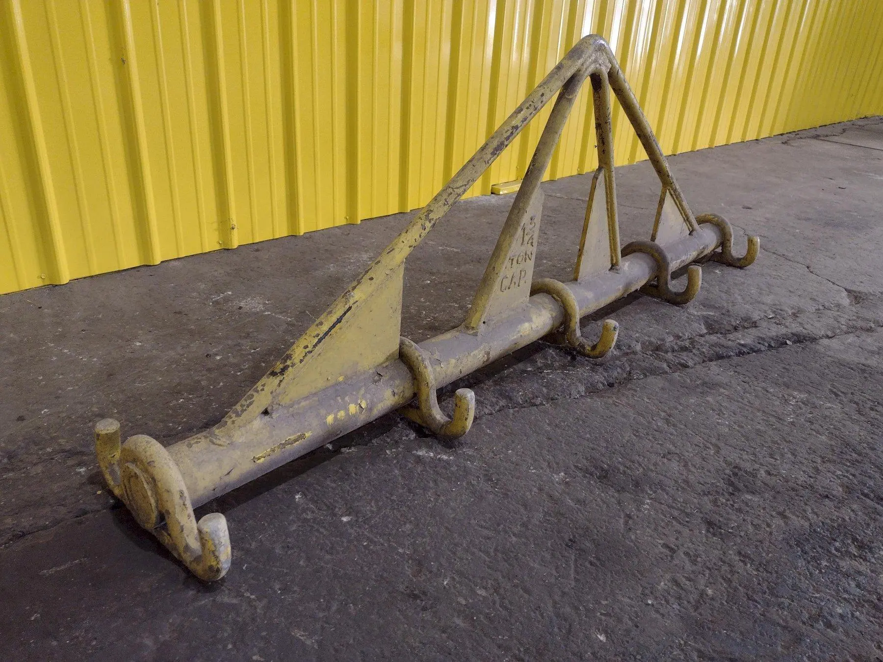 SPREADER BAR: STOCK #18906