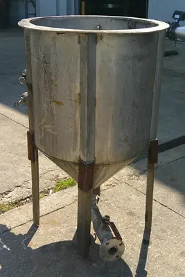 SPC9095  Tank 70 gallon vertical tank, Stainless Steel, conical
