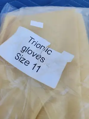 TRIONIC GLOVES SIZE 11