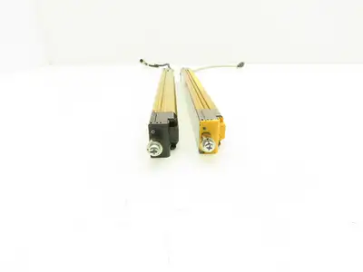 Omron F3SJ-A0320P30-L F3SJ-A0320P30-D Light Curtain Emitter/Receiver Set