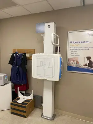 Used GE Healthcare GE Healthcare Radiographic X-Ray Room Suite with Elevating Float-Top Table, Tubestand & Wall Bucky X-Ray - Medical Texas US | PT Medical Technologies #1495871