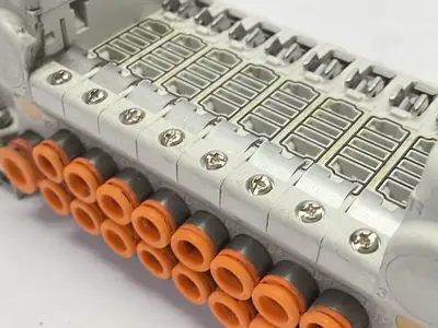 VV5QC11-08N7FD0-D0S | SMC  Pneumatic Manifold Assembly 8-Station - Used
