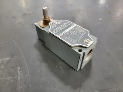 USED ALLEN-BRADLEY 802T-H