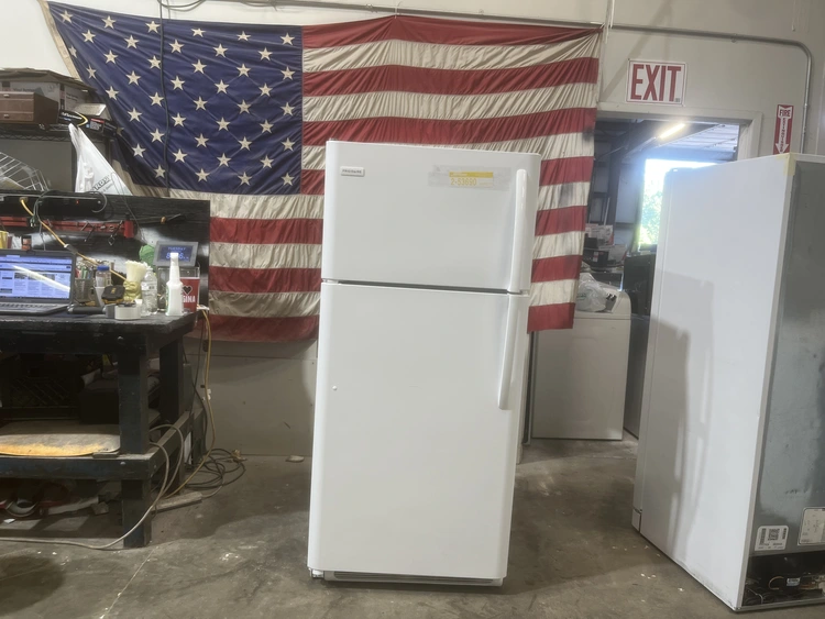 Used FRIGIDAIRE FREEZER ON TOP Refrigerators Michigan US | Miedema Asset Management Group #1322165