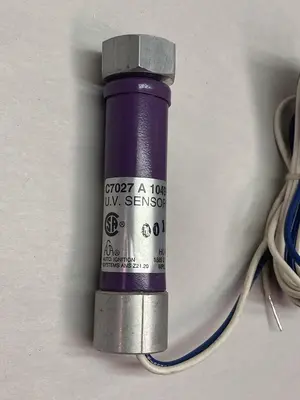 New | in-Stock HONEYWELL C7027 A 1049 HVAC Parts and Equipment | Surplus Asset Holdings #1196138