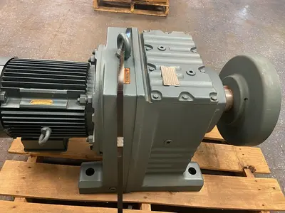 USED SEW-EURODRIVE R137DV132M6