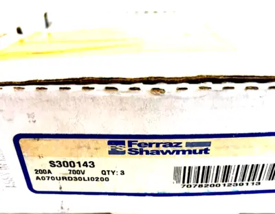 NEW FERRAZ SHAWMUT S300143 FUSES 200A 700V A07OUD30LI200 QTY:3