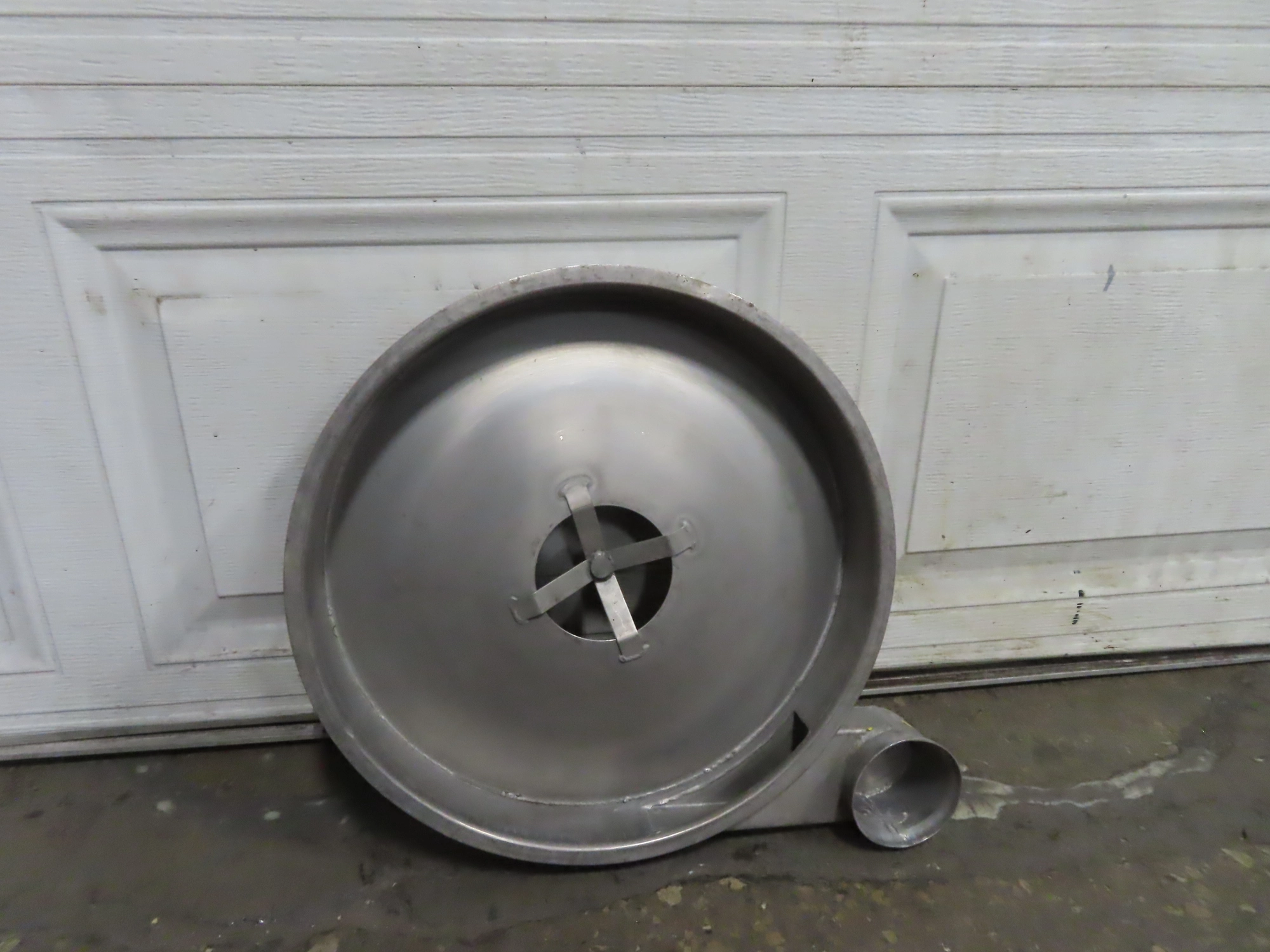 18" Distribution Deck with Discharge Spout for Screener Separator
