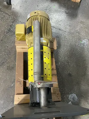 Gusher Pumps  7.5 Hp Vertical End Suction Pump