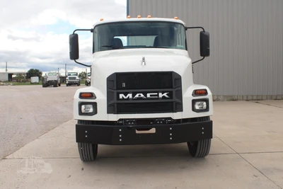 New | in-Stock 2025 MACK MD6 Cab Chassis trucks Texas US | Roll Off Truck World #1491874