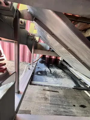 Industrial Shaker Table – Material Separation & Screening for Flower Processing