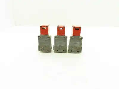 Omron D4BS-7AFS Limit Switch 2A/400V Lot of 3