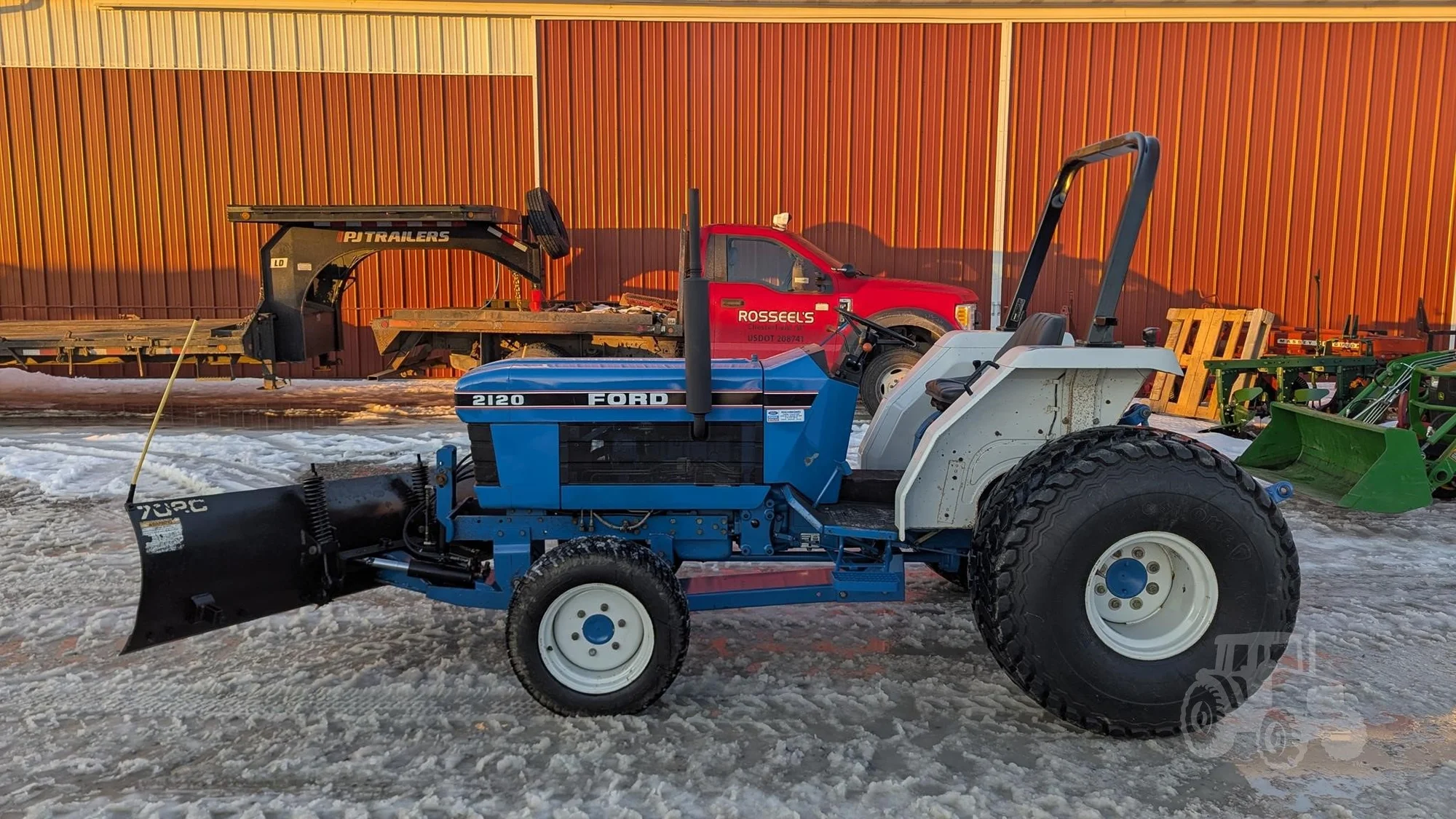 USED 1990 NEW HOLLAND 2120