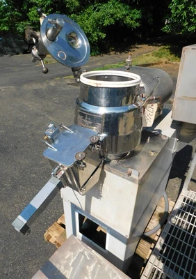 USED BAKER PERKINS GRANULATOR 24 LITER