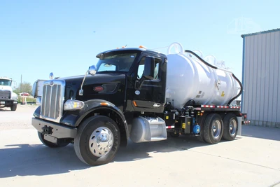 Used 2019 PETERBILT 567 Tractors & Trailers Texas US | Roll Off Truck World #1486370