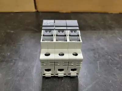 USED ALLEN-BRADLEY 1492-FB3C30-L