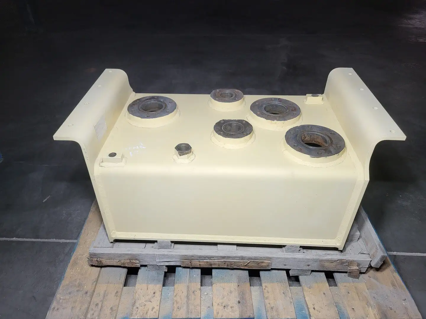 EX1900 Hydraulic Oil Tank
