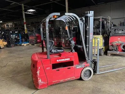 Used 2016 RAYMOND 445C35TT 3-Wheel Stand up Electric Counterbalance Forklifts Illinois US | Somerset Equipment Sales #1546178