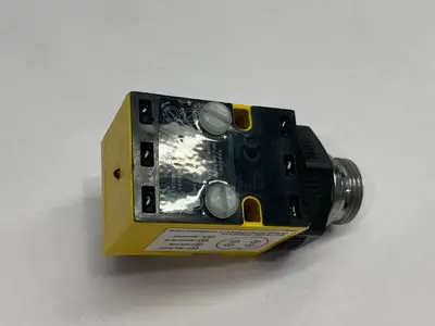 Used BANNER ENGINEERING VALU-BEAM: GLASS FIBER OPTIC SENSOR 1 NPN; 1 PNP 25509 Photoelectric Sensors | Maverick Industrial Sales #1102676