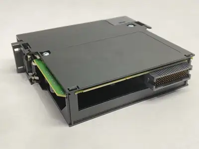 USED ALLEN-BRADLEY CONTROLLOGIX 16 POINT D/O MODULE