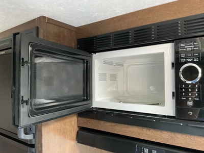 Used 2019 PRIME TIME NAVI 16FQ Campers, Caravans, Motorhomes Michigan US | Miedema Asset Management Group #1341094