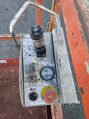 USED 2015 Skyjack SJ4632