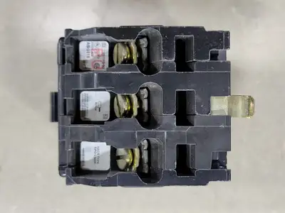 Used SQUARE D QO315 Switchgears British Columbia CA | Lenmark #242327