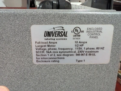 Universal Top and Bottom Label Applicator with Top-and-Bottom Transport Conveyor