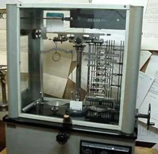 0182 Voland Balance Beam Scale