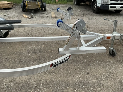 USED 2020 TRITON WAVE 2