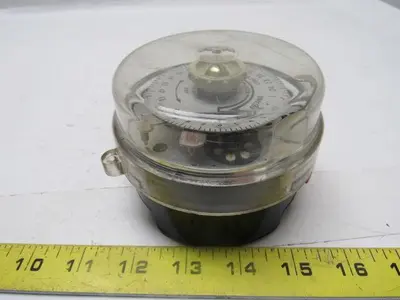 Sangamo S254 2 171E 3 Pin 24 hour Time Switch Analog /Mechanical 200/250V 50Hz