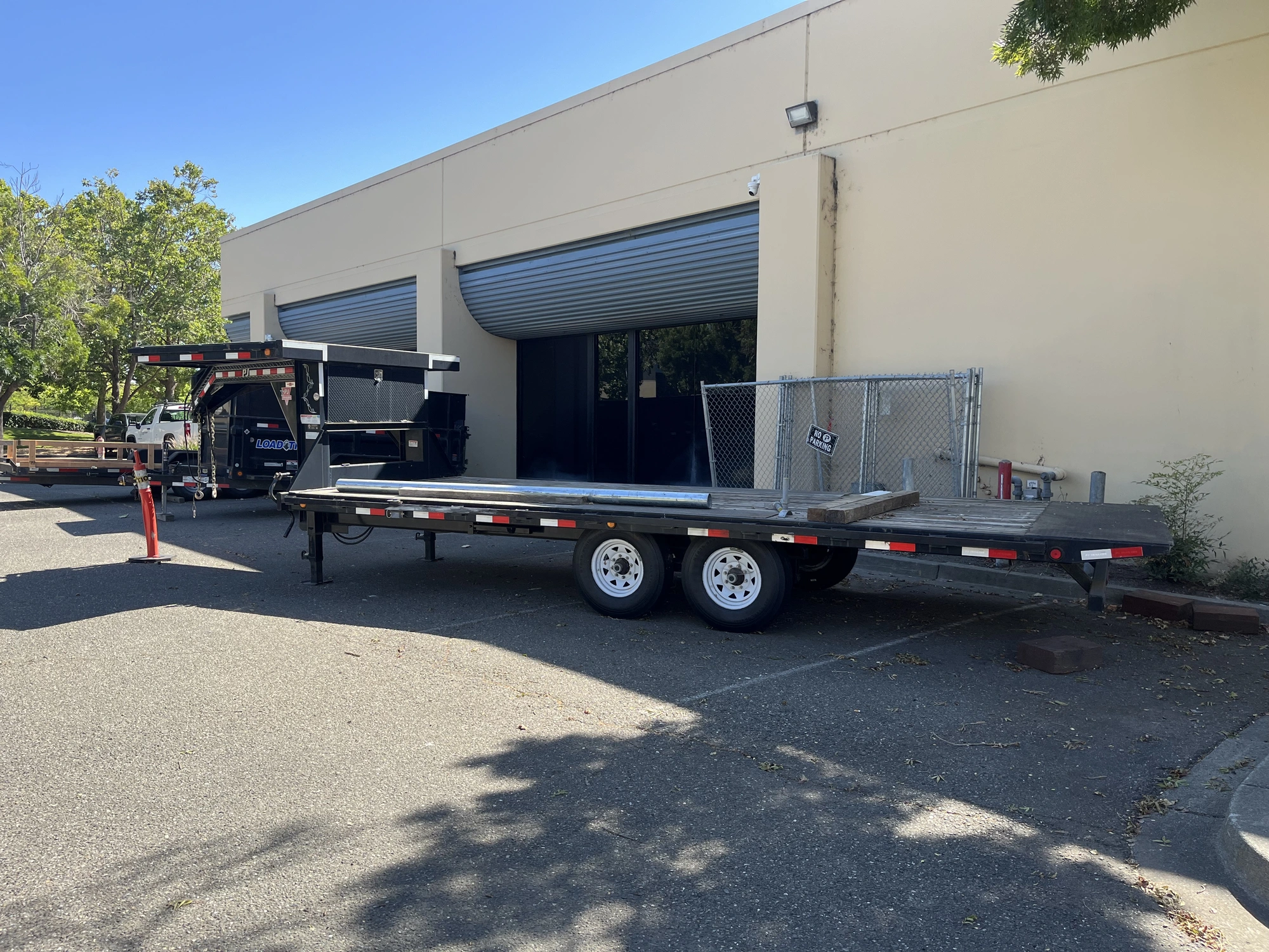 USED 2015 PJ Trailers 8222