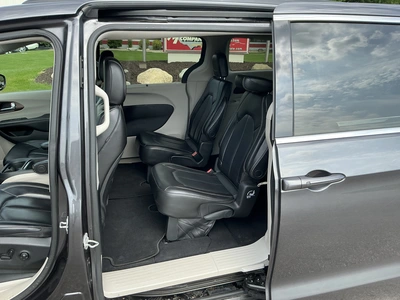 USED 2020 CHRYSLER VOYAGER