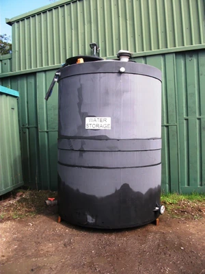 10,000L Vertical Black Polypropylene Enclosed Tank