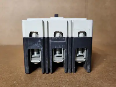 Used EATON CUTLER-HAMMER HFD3015S Switchgears British Columbia CA | Lenmark #1438224